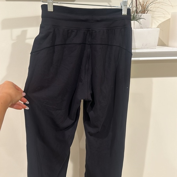 BLACK LULU JOGGERS size 4 - Picture 2 of 4